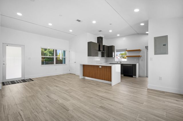 245 SW 20TH Street, Fort Lauderdale, FL 33315