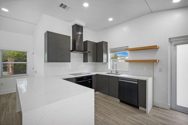 245 SW 20TH Street, Fort Lauderdale, FL 33315