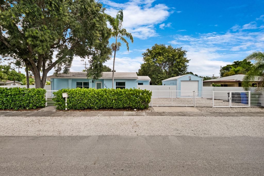 245 SW 20TH Street, Fort Lauderdale, FL 33315
