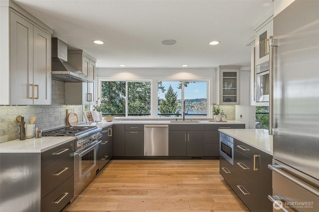 15211 61st Place NE, Kenmore, WA 98028