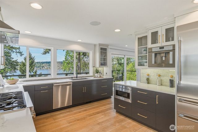 15211 61st Place NE, Kenmore, WA 98028