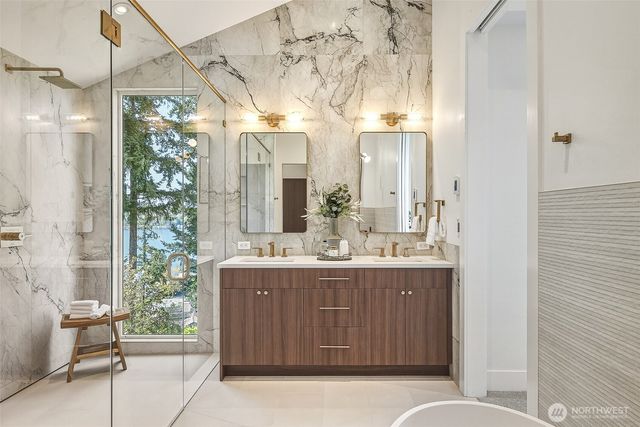 15211 61st Place NE, Kenmore, WA 98028
