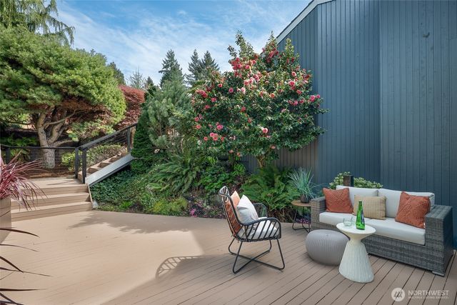 15211 61st Place NE, Kenmore, WA 98028