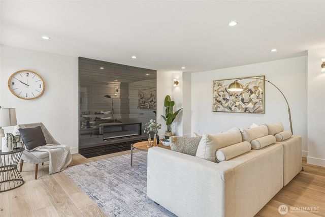 15211 61st Place NE, Kenmore, WA 98028