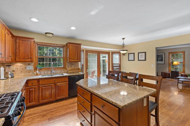 1749 Ives Lane, Suamico, WI 54173