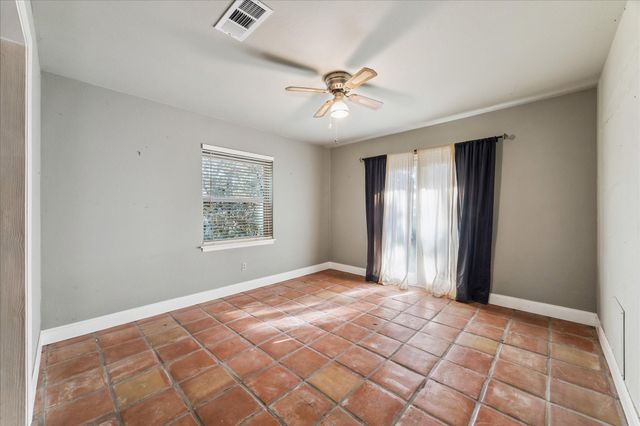 202 Hardy Street, Bacliff, TX 77518