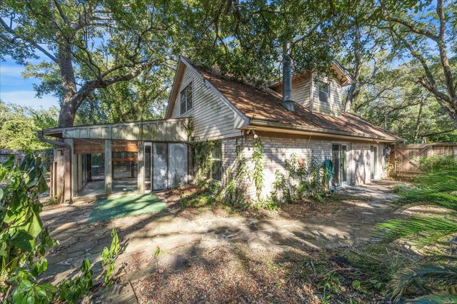 202 Hardy Street, Bacliff, TX 77518