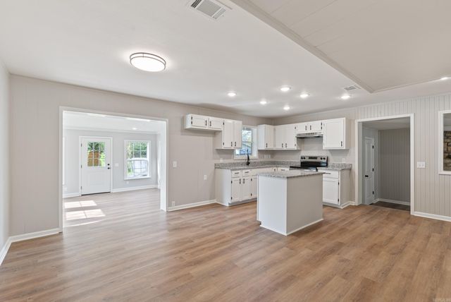 407 E Holly Street, Sheridan, AR 72150