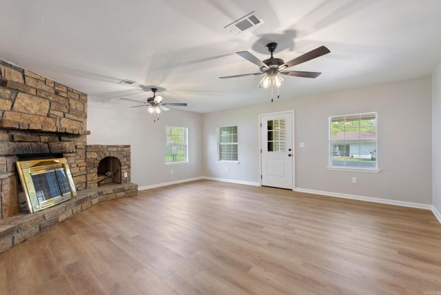 407 E Holly Street, Sheridan, AR 72150