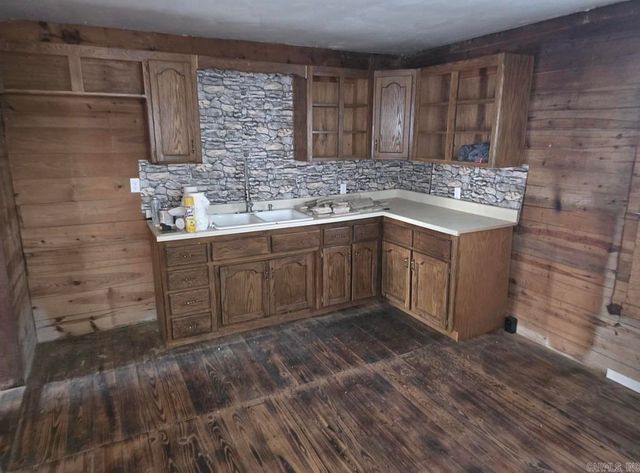 5064 Wilburn Road, Wilburn, AR 72179