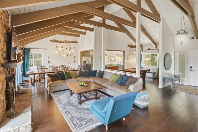943 Nadelhorn Drive, Lake Arrowhead, CA 92352