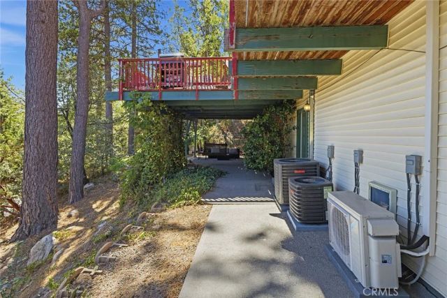 943 Nadelhorn Drive, Lake Arrowhead, CA 92352