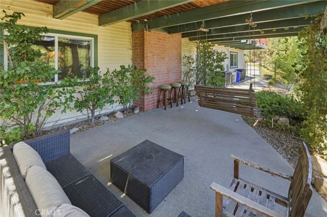943 Nadelhorn Drive, Lake Arrowhead, CA 92352