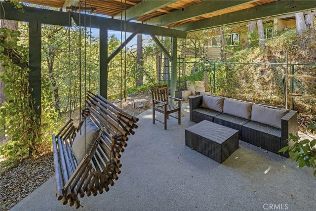 943 Nadelhorn Drive, Lake Arrowhead, CA 92352