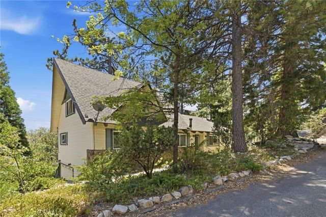 943 Nadelhorn Drive, Lake Arrowhead, CA 92352