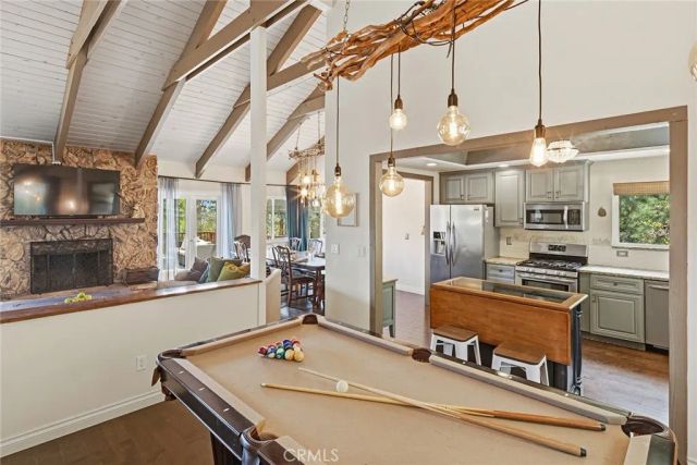 943 Nadelhorn Drive, Lake Arrowhead, CA 92352