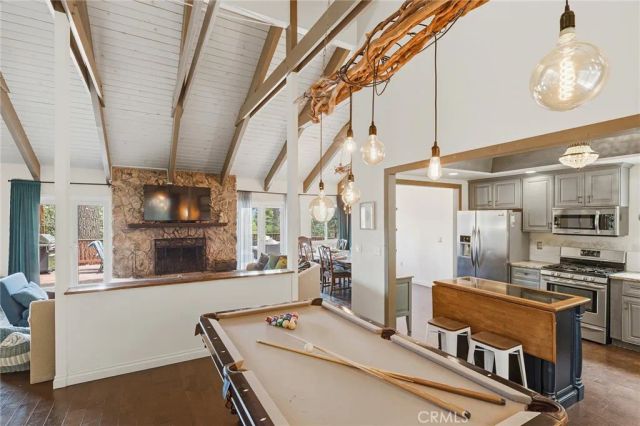 943 Nadelhorn Drive, Lake Arrowhead, CA 92352