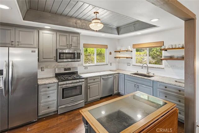 943 Nadelhorn Drive, Lake Arrowhead, CA 92352