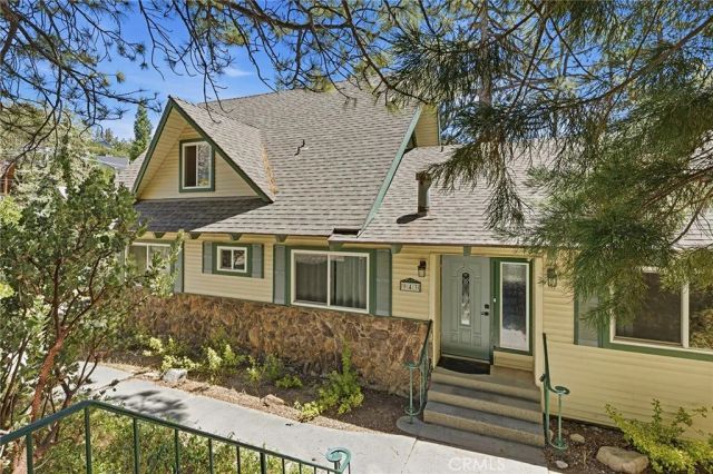 943 Nadelhorn Drive, Lake Arrowhead, CA 92352