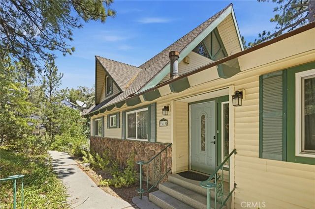 943 Nadelhorn Drive, Lake Arrowhead, CA 92352