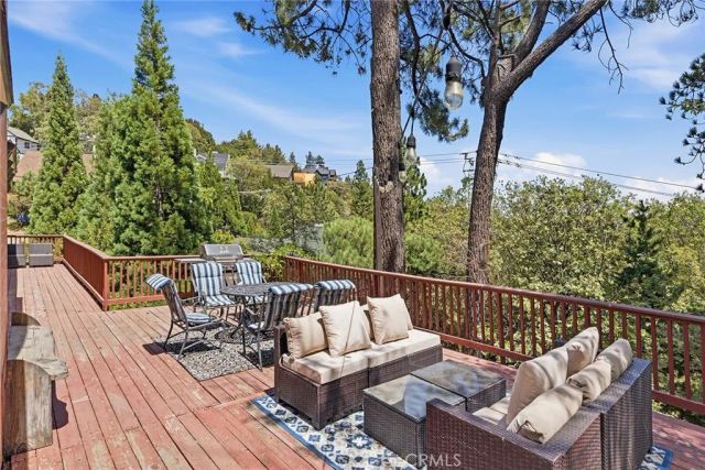 943 Nadelhorn Drive, Lake Arrowhead, CA 92352