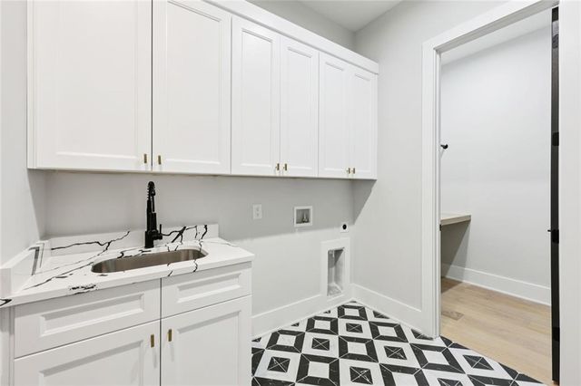 24 Rocking Wood Drive, Auburn, GA 30011