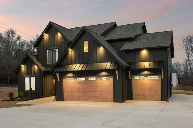 24 Rocking Wood Drive, Auburn, GA 30011