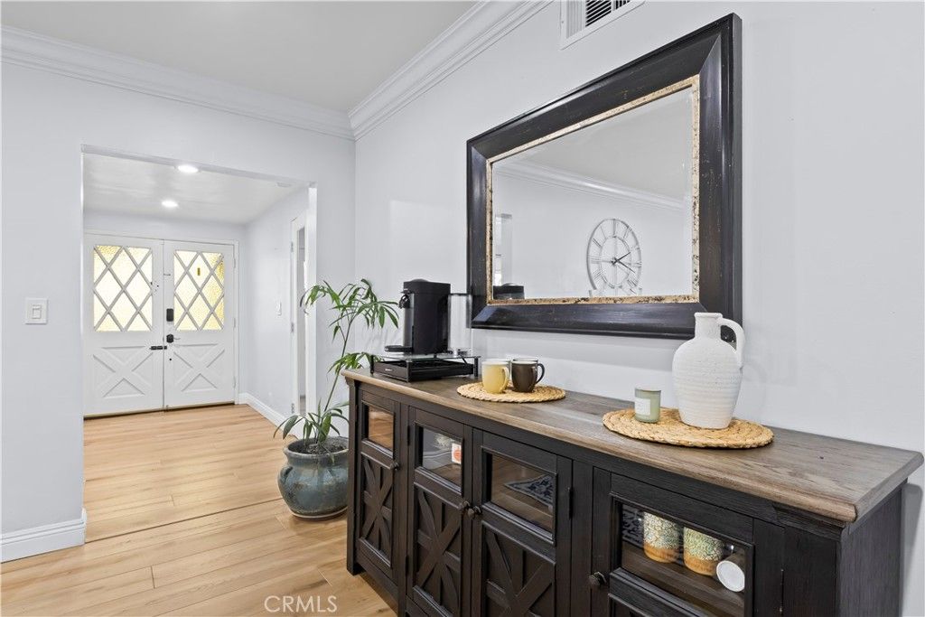 Image 10 of property listing at 309 Santa Anita Court, Sierra Madre, CA 91024