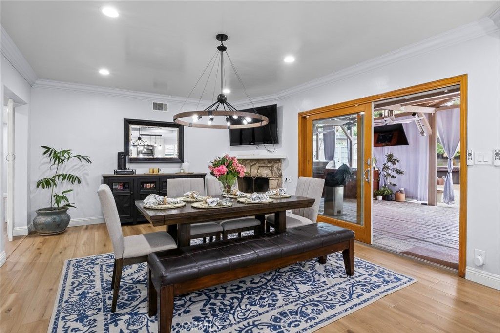 Image 13 of property listing at 309 Santa Anita Court, Sierra Madre, CA 91024