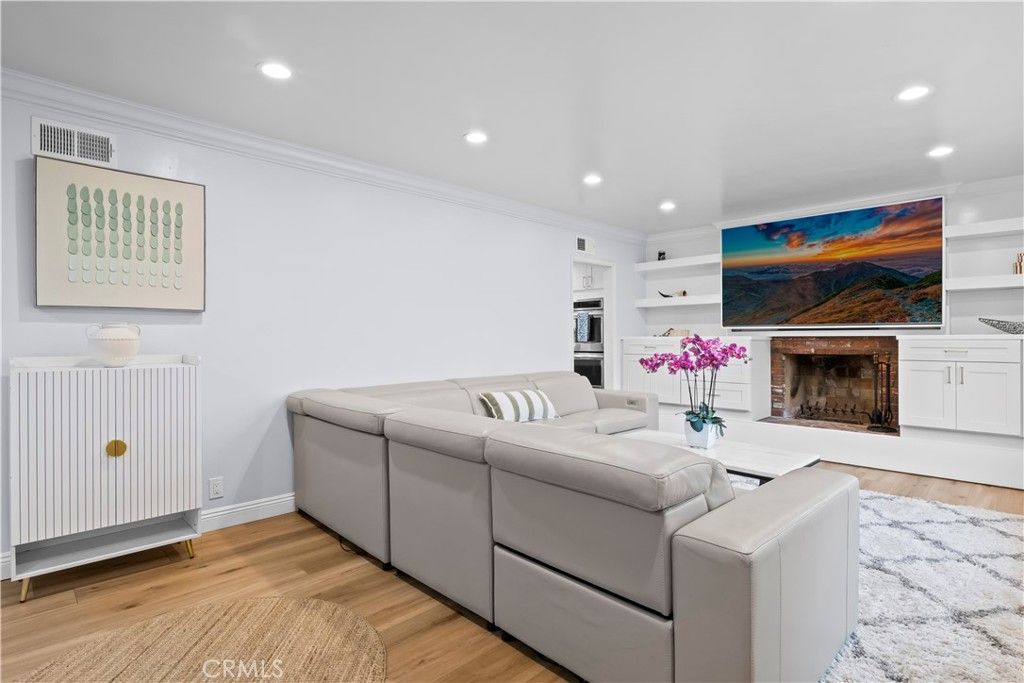Image 6 of property listing at 309 Santa Anita Court, Sierra Madre, CA 91024