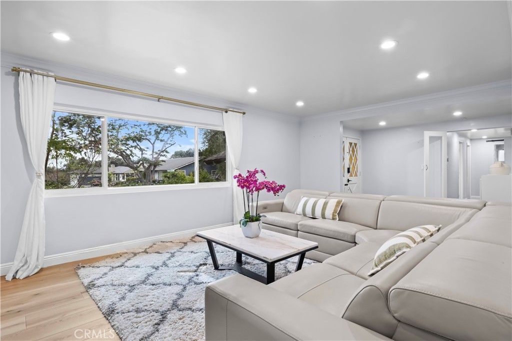 Image 8 of property listing at 309 Santa Anita Court, Sierra Madre, CA 91024