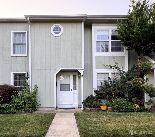 4 Pond View Drive, Plainsboro, NJ 08536