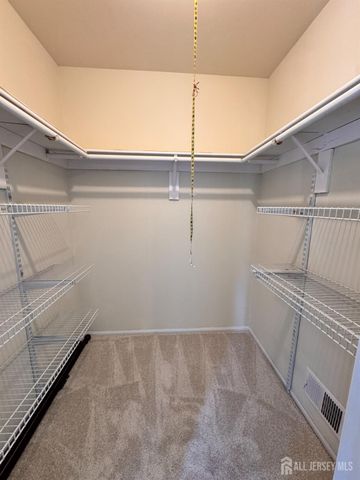 4 Pond View Drive, Plainsboro, NJ 08536