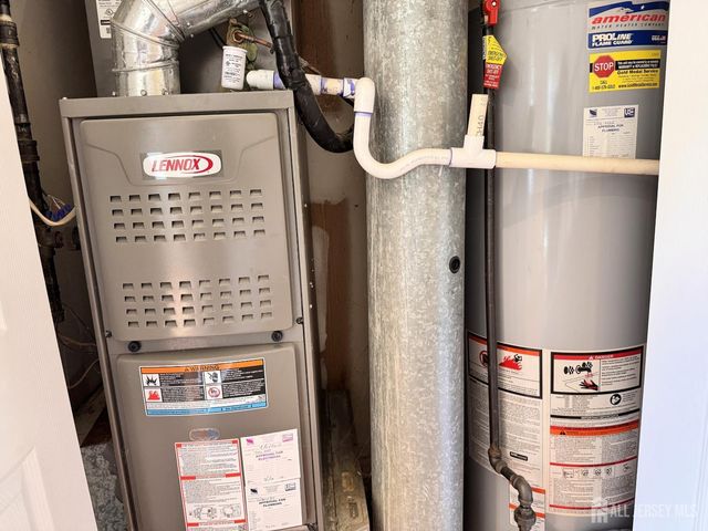 4 Pond View Drive, Plainsboro, NJ 08536