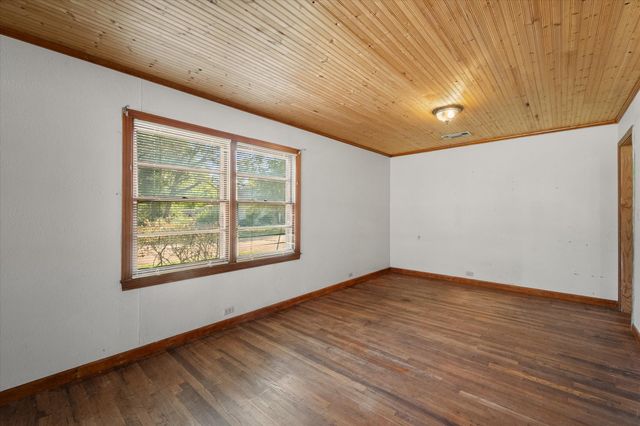 308 N 4th Street, Wortham, TX 76693