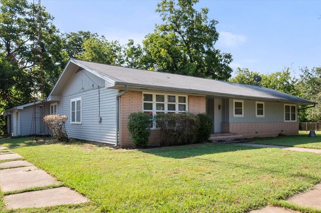 308 N 4th Street, Wortham, TX 76693