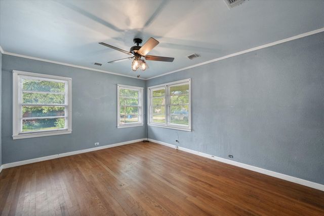 308 N 4th Street, Wortham, TX 76693