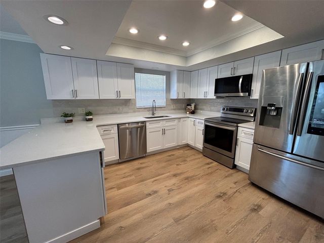9801 SE SUNSET HARBOR ROAD, Summerfield, FL 34491