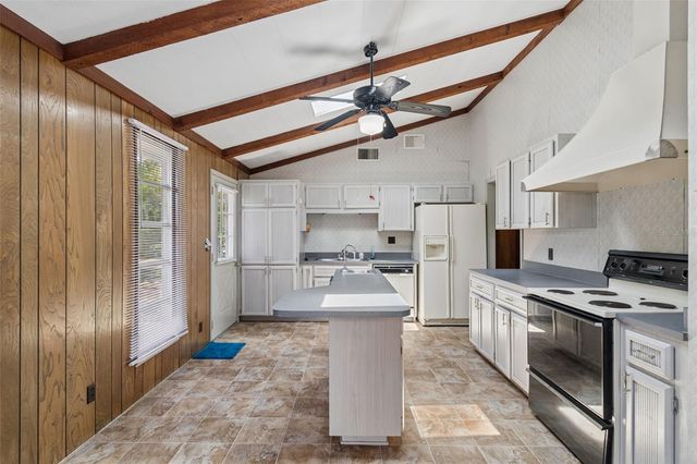 9400 INDALE DRIVE, New Port Richey, FL 34654
