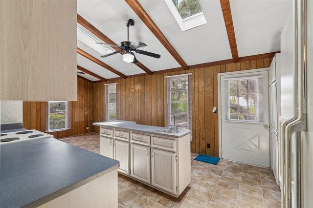 9400 INDALE DRIVE, New Port Richey, FL 34654