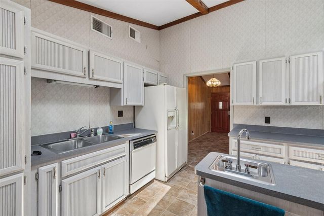 9400 INDALE DRIVE, New Port Richey, FL 34654