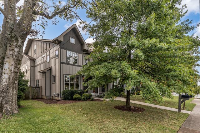1433 14th Ave, S, Nashville, TN 37212