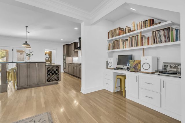 1433 14th Ave, S, Nashville, TN 37212