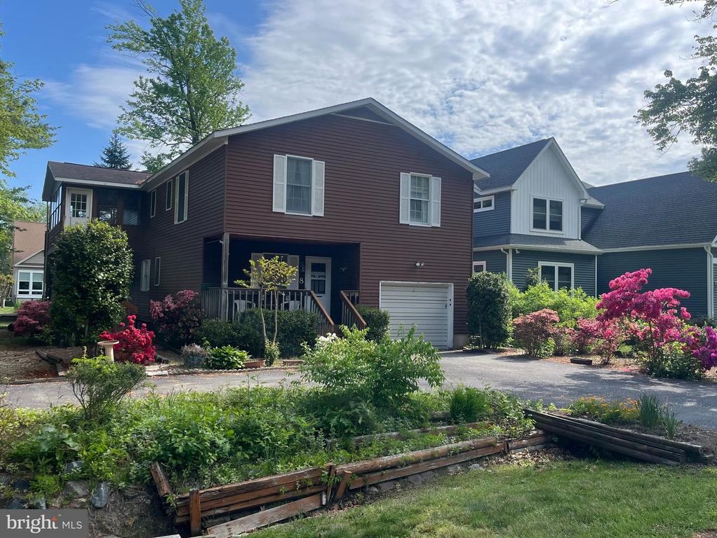8 GRAND PORT RD, Ocean Pines, MD 21811