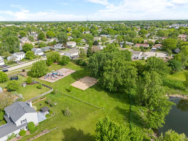 1623 Bayview Drive, Lake Zurich, IL 60047