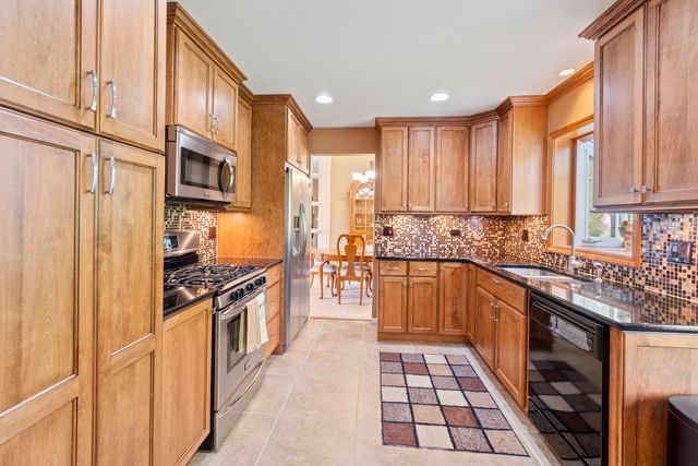 1623 Bayview Drive, Lake Zurich, IL 60047