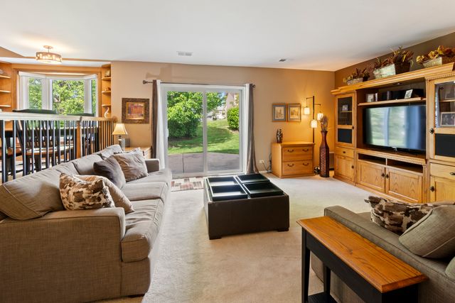 1623 Bayview Drive, Lake Zurich, IL 60047