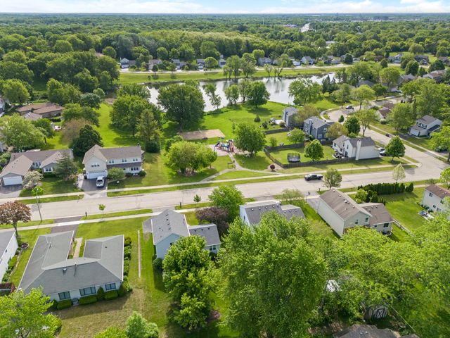 1623 Bayview Drive, Lake Zurich, IL 60047
