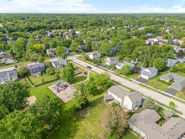 1623 Bayview Drive, Lake Zurich, IL 60047