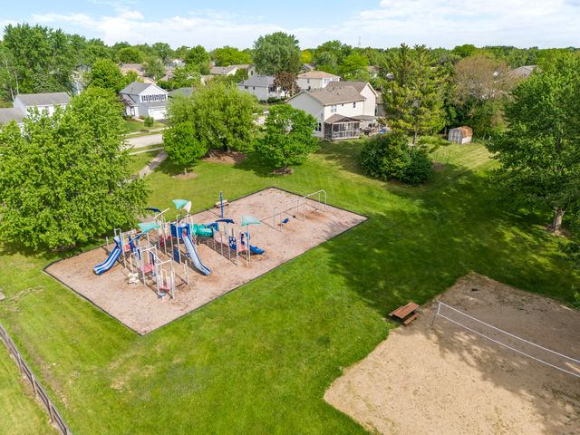 1623 Bayview Drive, Lake Zurich, IL 60047